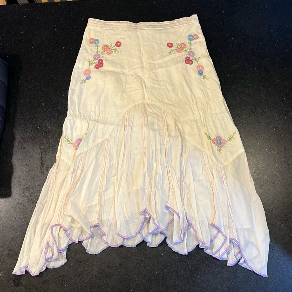 J Jill size 6 boho handkerchief skirt with floral embroidery Y2k